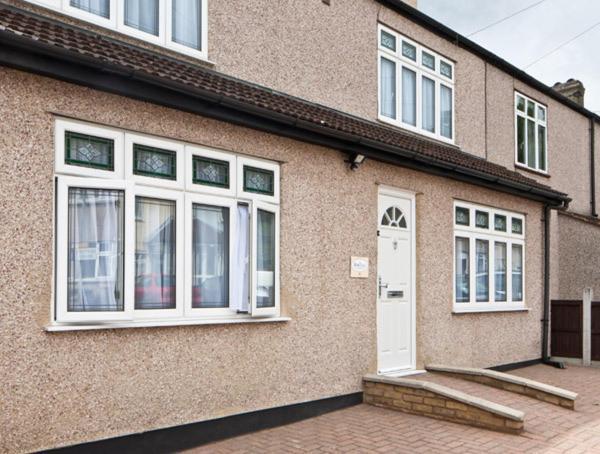 Montrose Guest House Romford Bagian luar foto