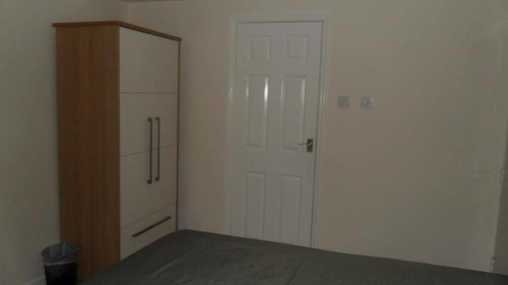 Montrose Guest House Romford Bagian luar foto